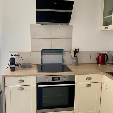 Maison Chaleureuse Avec Spa Et Jardin Privatif Hébergement de vacances *