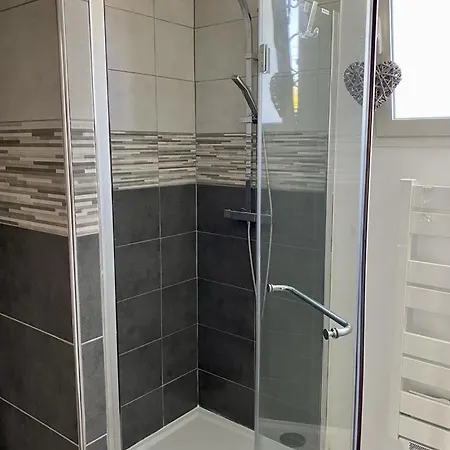 Maison Chaleureuse Avec Spa Et Jardin Privatif Hébergement de vacances *